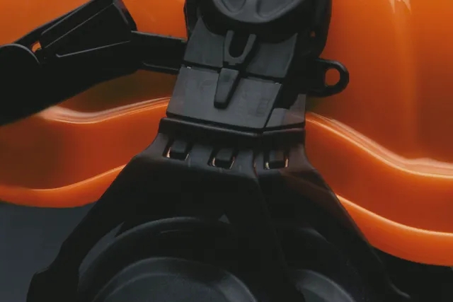 chranice sluchu seriditelne po stranach